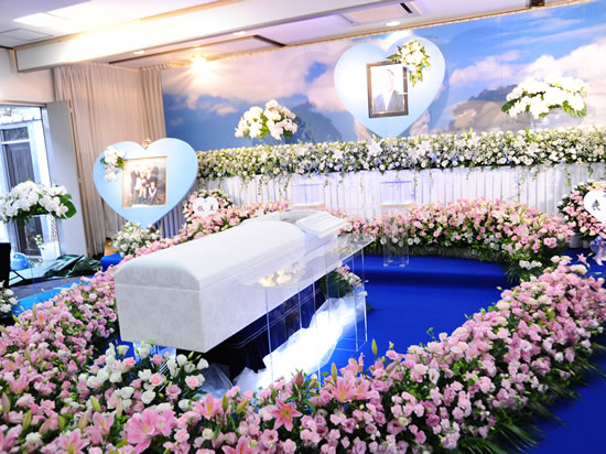 無宗教葬の花祭壇